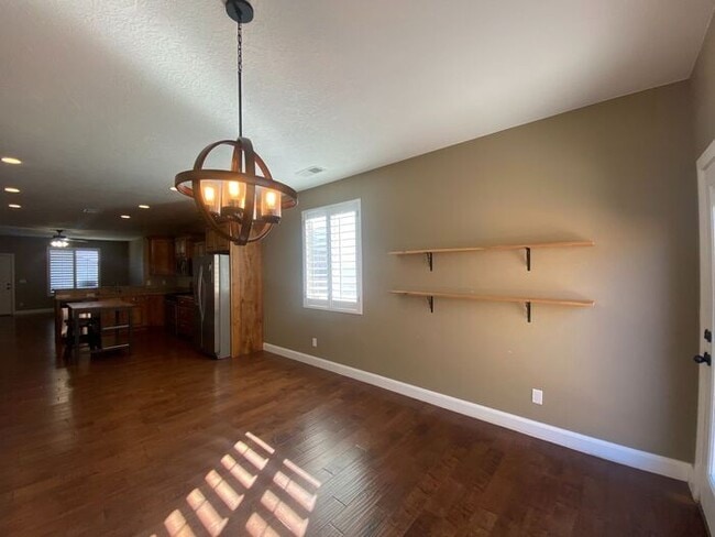 Building Photo - 455 N 2260 W