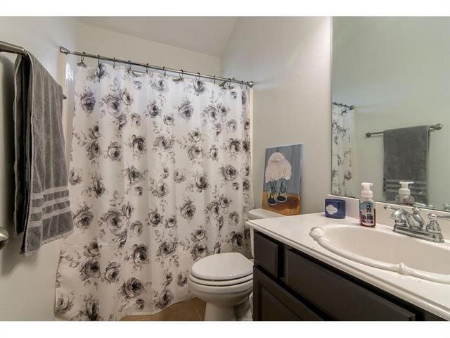Building Photo - 212 Creekwood Dr