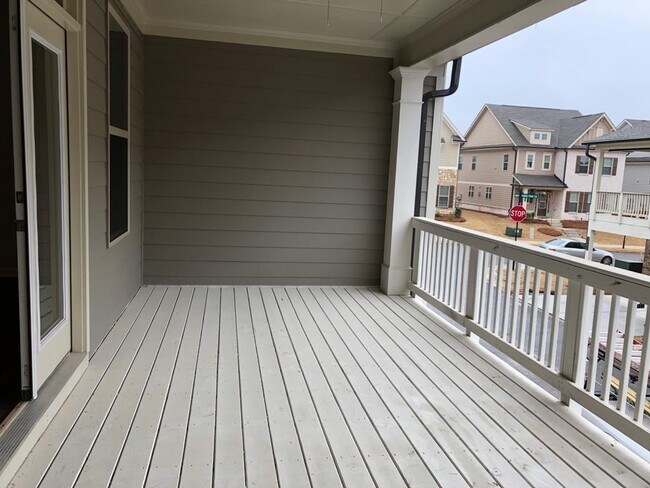 Building Photo - 3930 Redwood Dr
