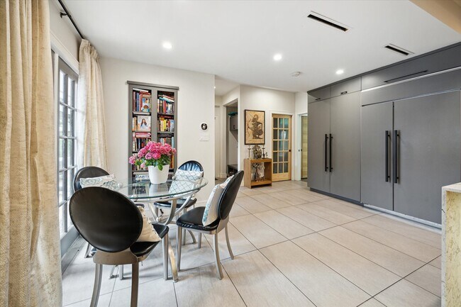 Building Photo - 1902 Chimney Rock Rd