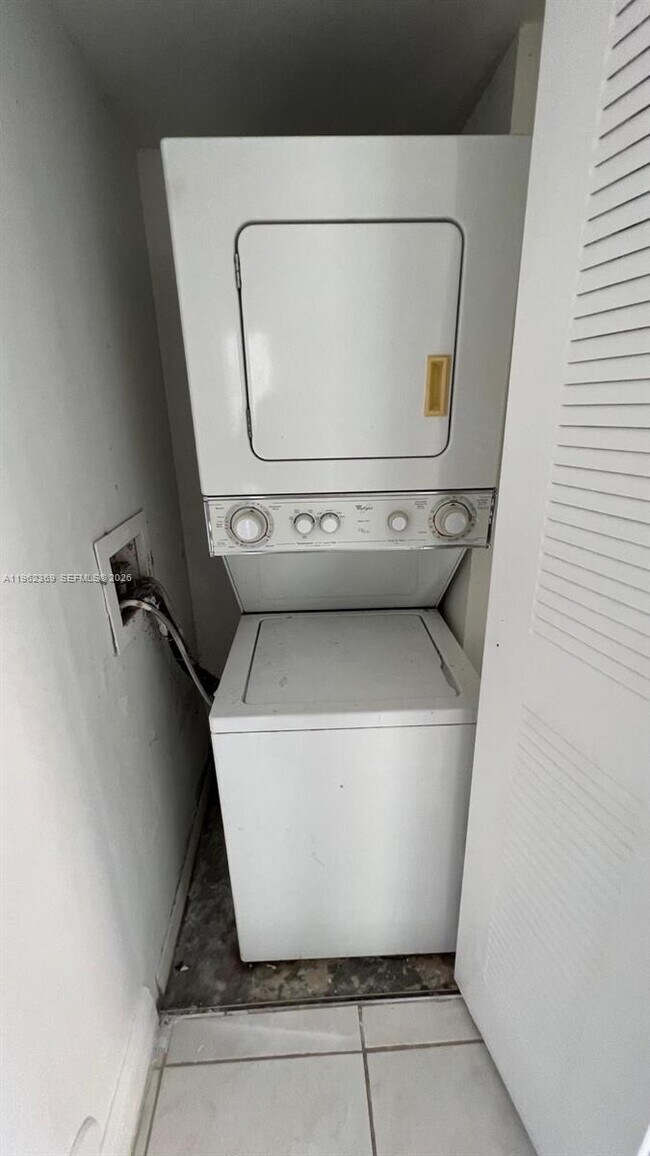 Building Photo - 5200 NW 31st Ave