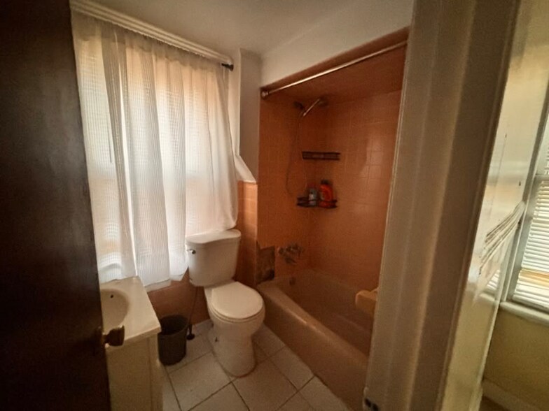 Building Photo - 86 McAdoo Ave