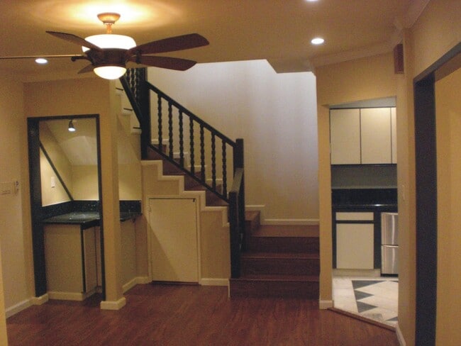 Building Photo - 6407 Gentry Ave