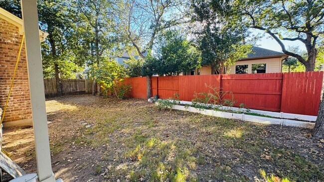 Building Photo - 807 Copper Lake Rd