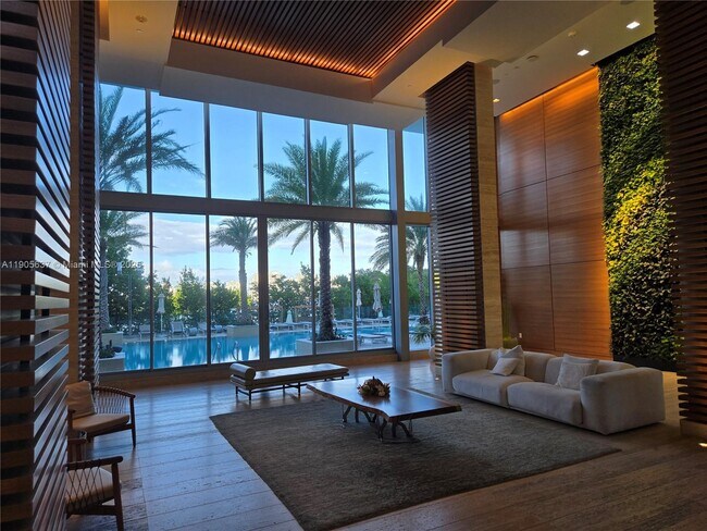 Primary Photo - 16385 Biscayne Blvd