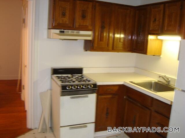 Building Photo - 52 Clearway St