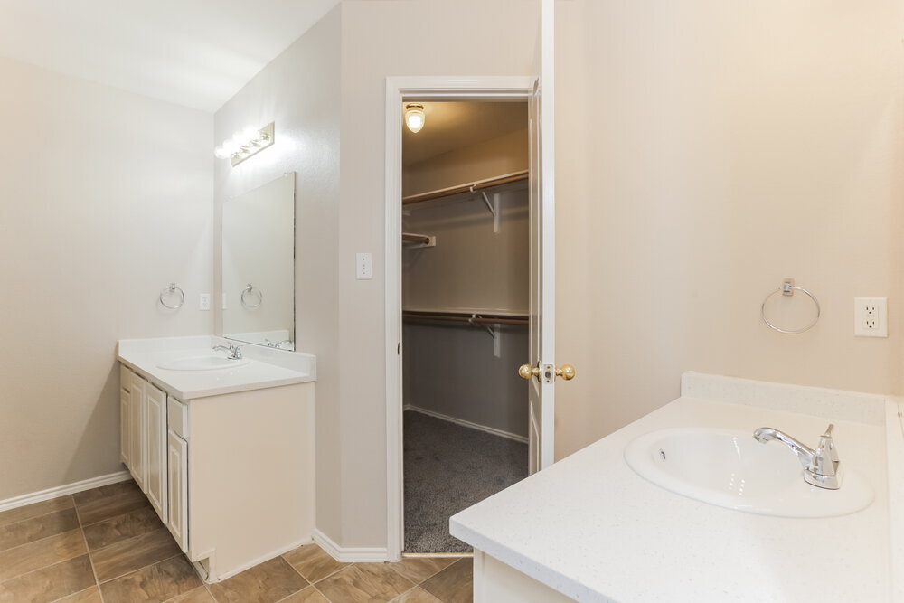 Building Photo - 7501 Fossil Garden Dr
