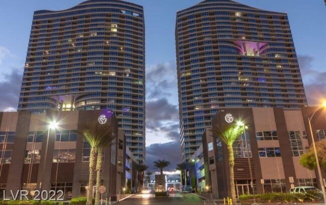 Building Photo - AMAZING - VIEWS, 2 TERRACES, FULLY FURNISHED AND READY FOR MOVE IN!!!