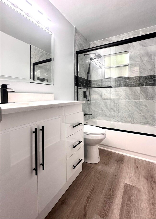 Building Photo - 1455 NE Silver Maple Way