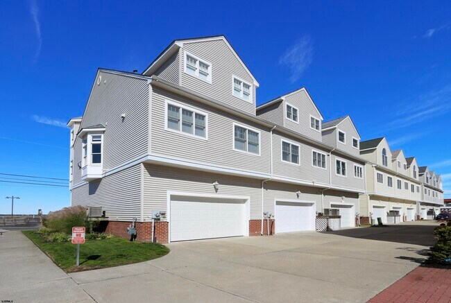 Building Photo - 9416 Amherst Ave