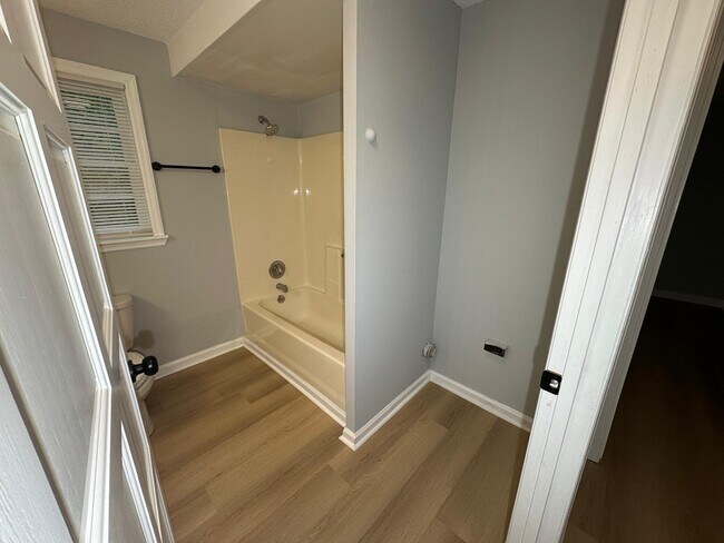 Building Photo - 64 Nebo Dr