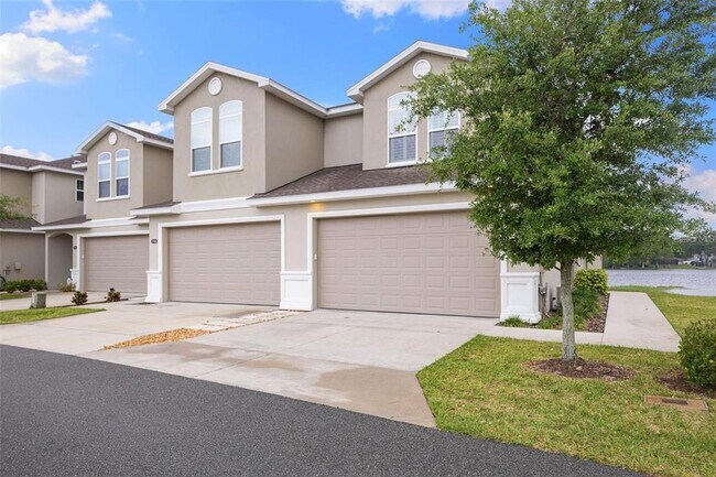 Building Photo - 1950 Lake Ridge Blvd