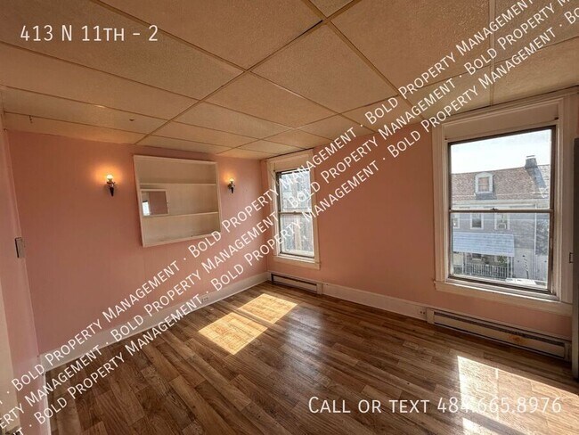 Building Photo - 413 N 11th-2
