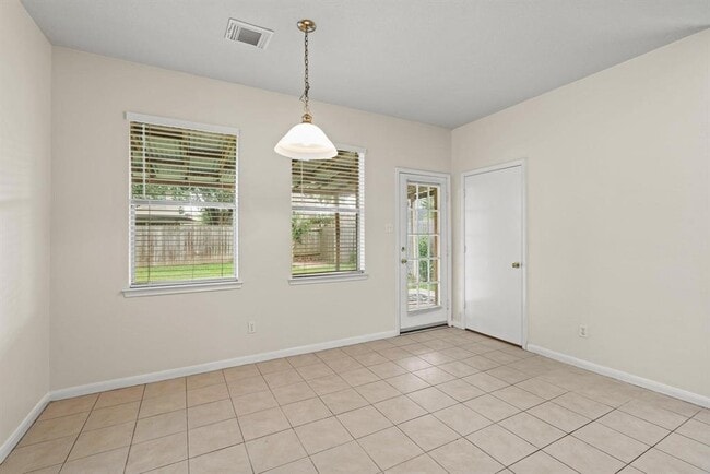 Building Photo - 15810 Mission View Ct