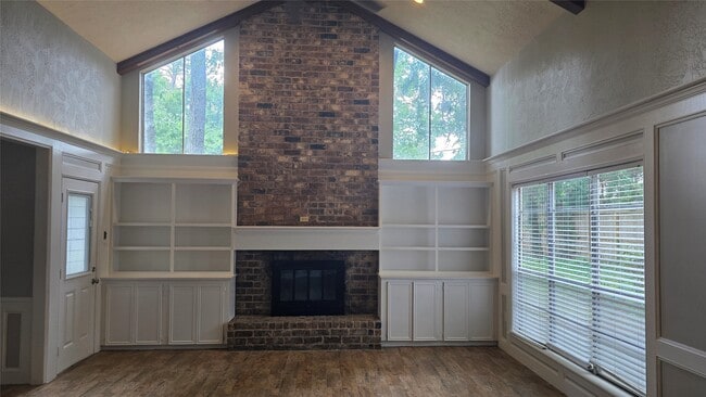 Building Photo - 3303 Candleway Dr