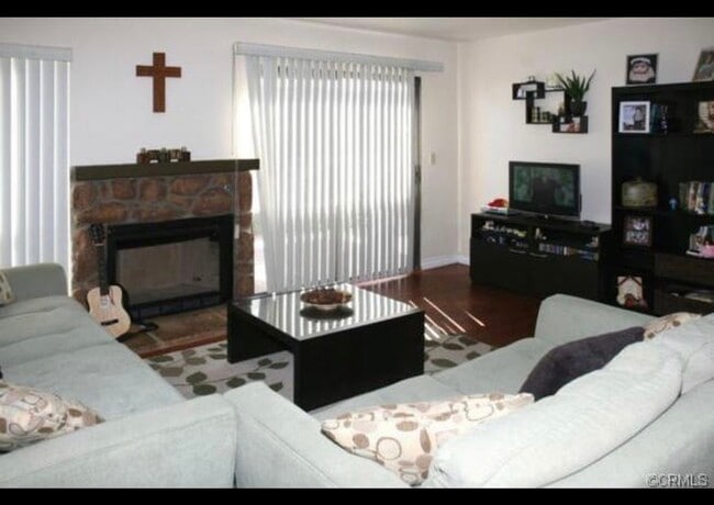 Building Photo - 10026 Aspen Cir