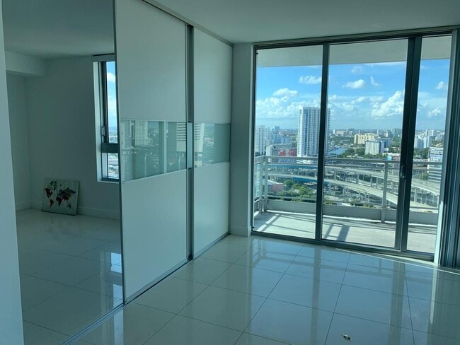 Building Photo - 90 SW 3rd St