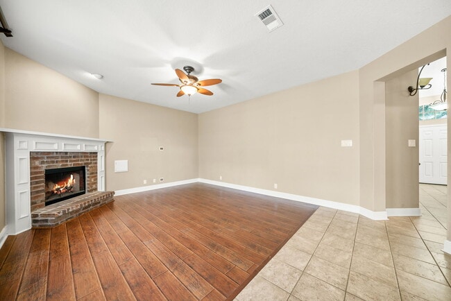 Building Photo - Spacious 4-Bed Home with Island Kitchen, Fireplace & Fenced Yard in San Antonio – 2,143 Sq Ft