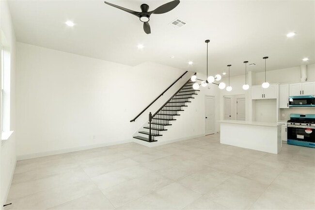 Building Photo - 4006 Bennington St