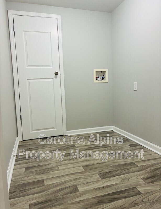 Building Photo - 111 W Robinson St