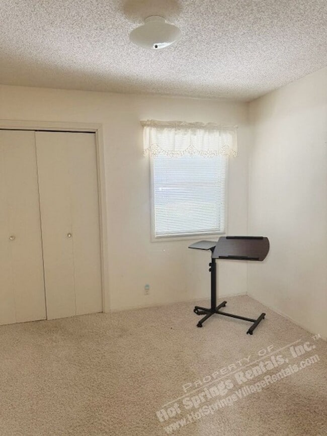 Building Photo - LaCoruna Courts | Townhome | Unfurnished