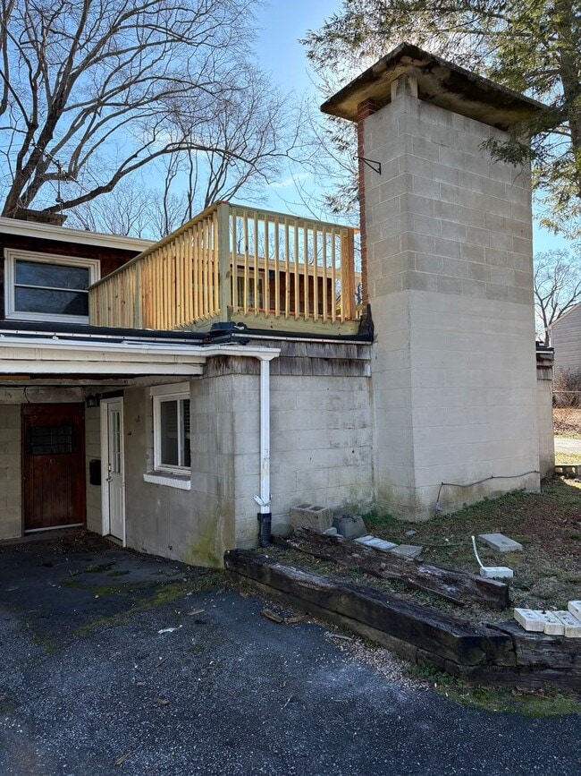 Building Photo - 3 bedroom 3 bath in Spartanburg!!