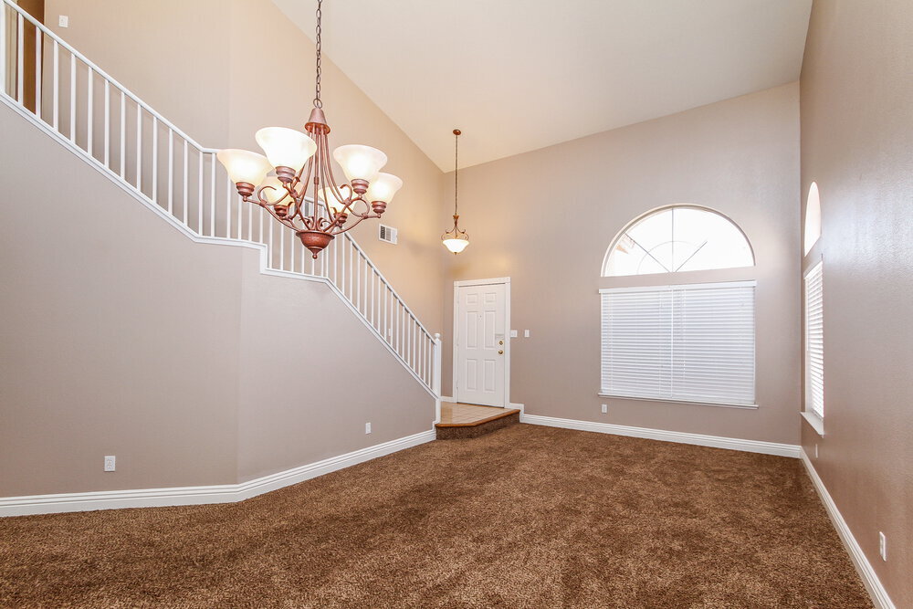 Building Photo - 261 Mariposa Way