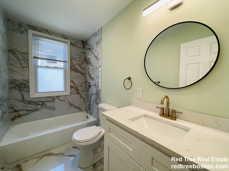 Building Photo - 187 Fellsway W