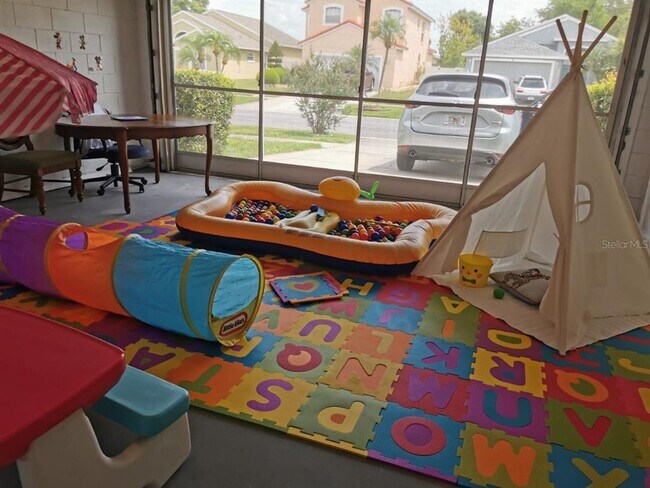 Building Photo - 1832 Wimbledon St