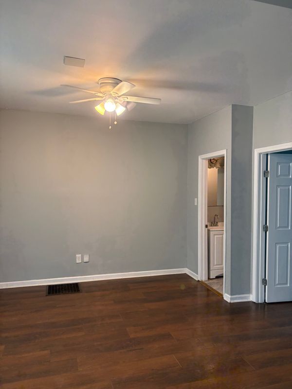 Building Photo - 6636 Etzel Ave
