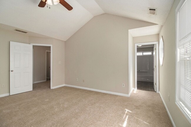 Building Photo - 3 Bedroom 2.5 Bath House