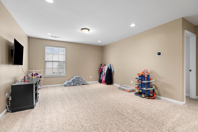 Building Photo - 6725 Pleasant Gate Ln