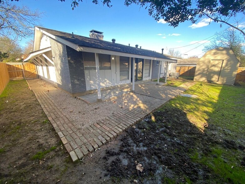 Building Photo - 2006 W Northgate Dr