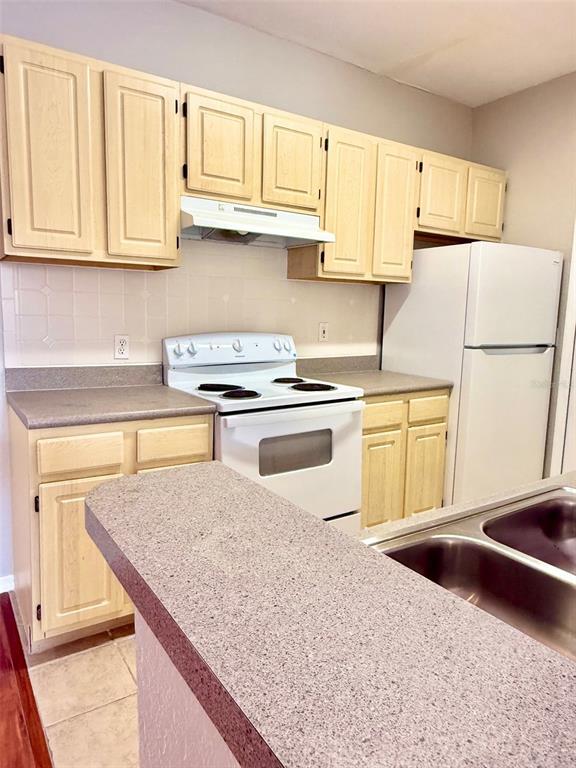 Building Photo - 8911 Legacy Ct