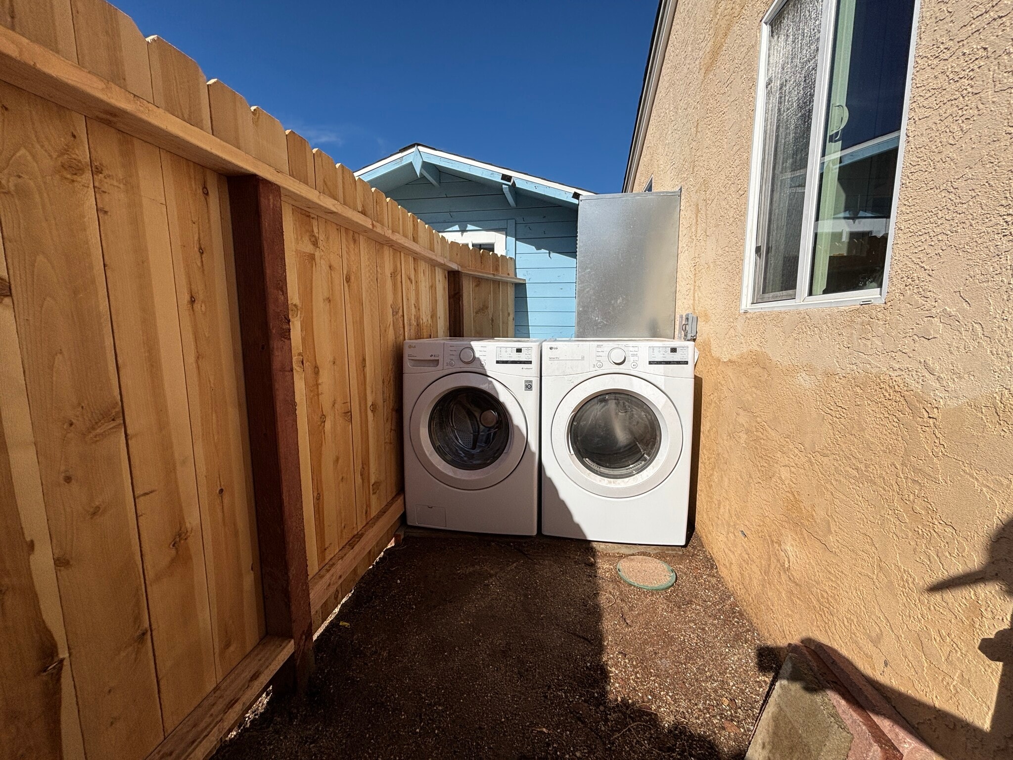 Building Photo - 4948 Twain Ave