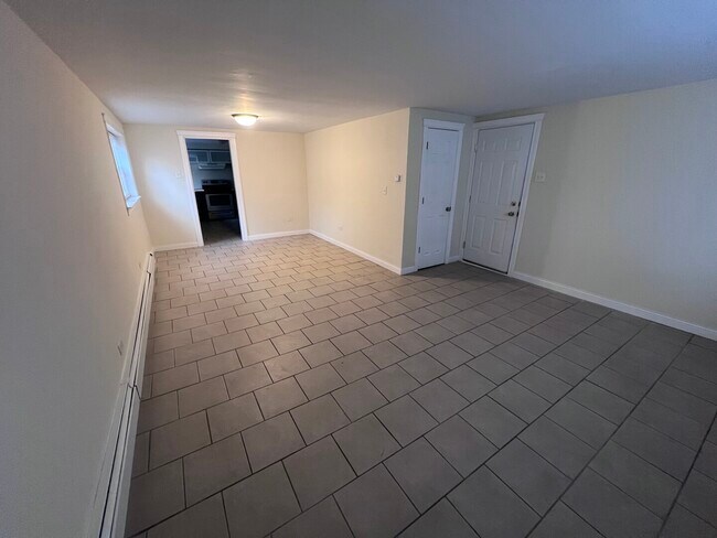 Building Photo - 1946 Euclid Ave