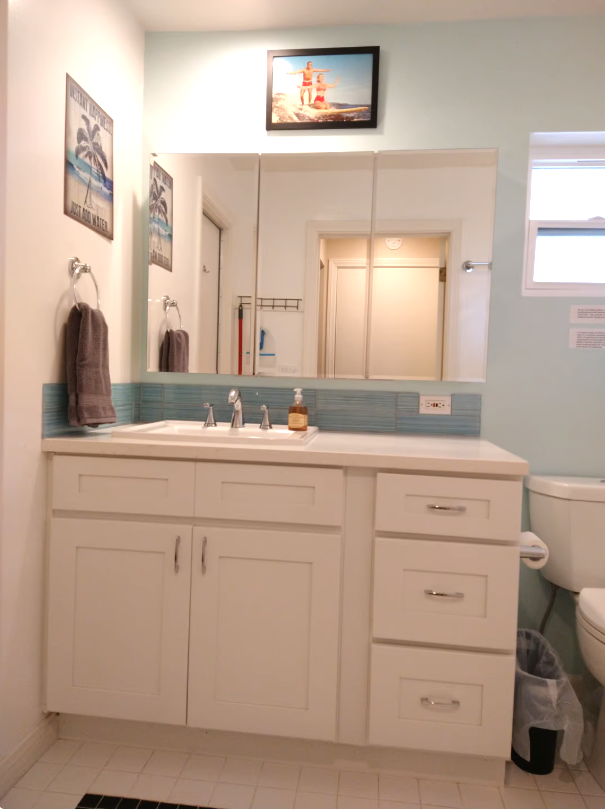 Large bath w/lots of storage - 22459 Venido Rd