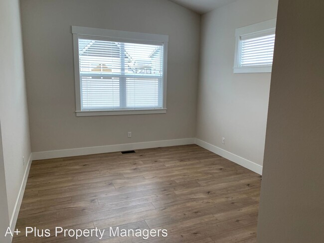 Building Photo - 5 br, 3.5 bath House - 7156 N Hourglass Dr