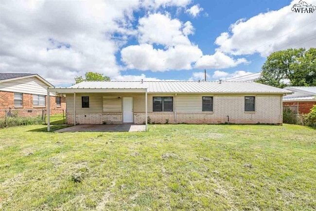 Building Photo - 4004 Hooper Dr