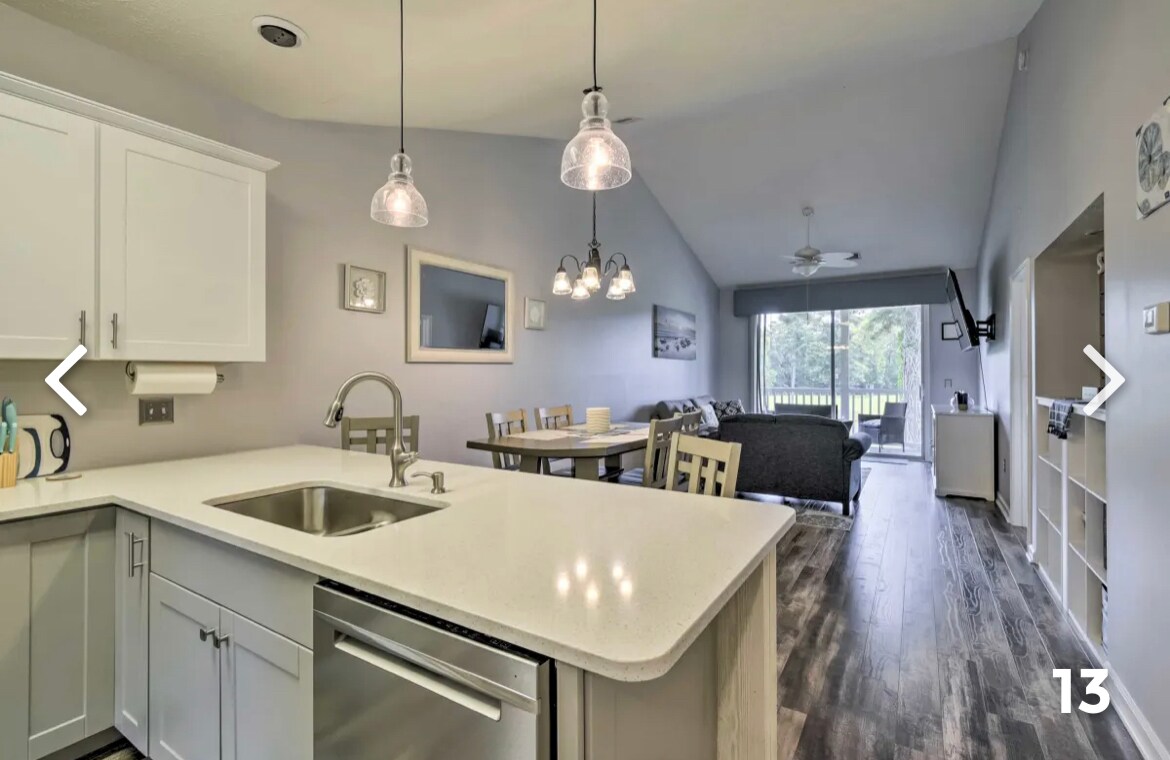Building Photo - 654 River Oaks Dr