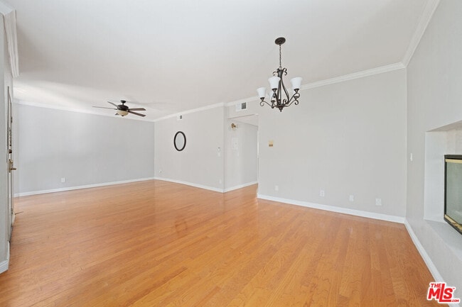 Building Photo - 14937 Dickens St