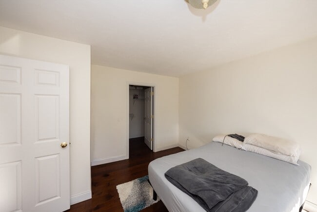Building Photo - 31 Blackthorn Dr