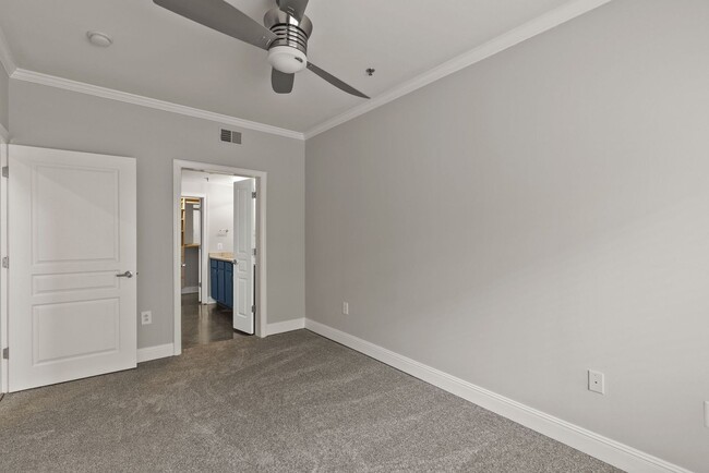 Building Photo - Spacious Music Row Condo (SPECIAL: 1/2 off...