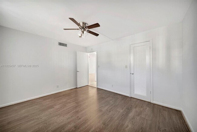 Building Photo - 2450 Deer Creek Country Club Blvd