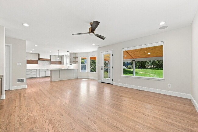 Building Photo - 6275 S Walden Way