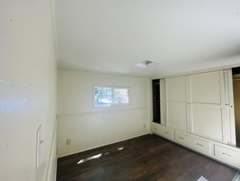 Building Photo - 14737 Wildlife Dr