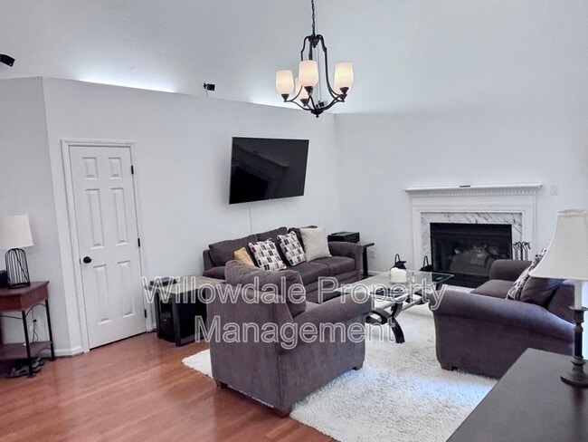 Building Photo - 305 Silvercliff Trail