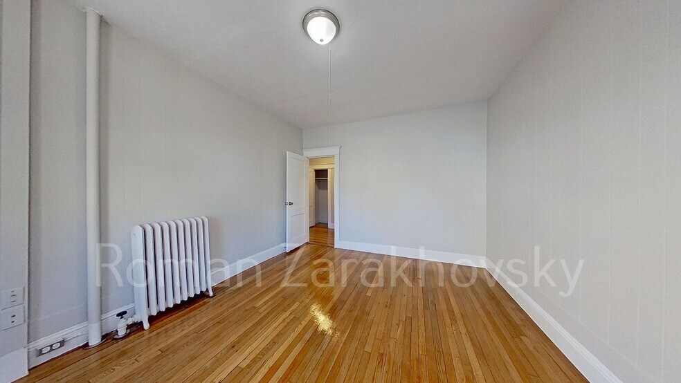 Building Photo - 219 Kelton St