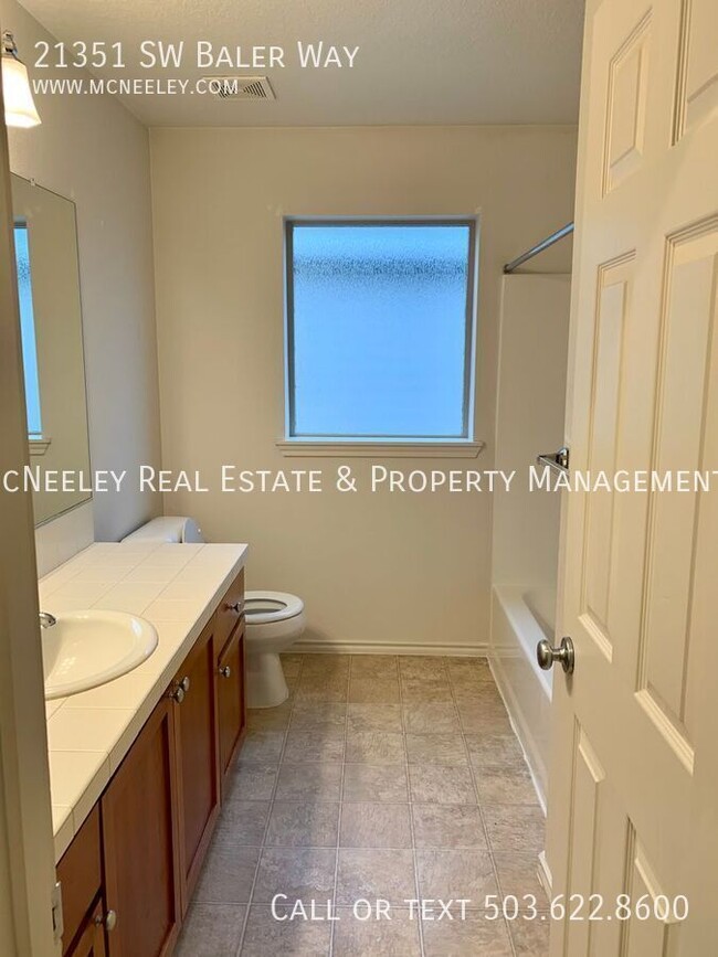 Building Photo - 21351 SW Baler Way