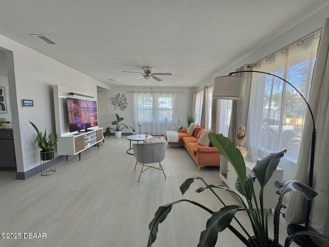 Building Photo - 326 Ribault Ave